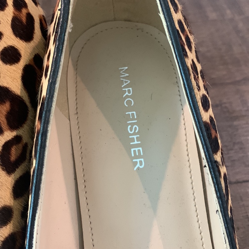 A pair of Marc Fisher shoes - Picture 4 of 7